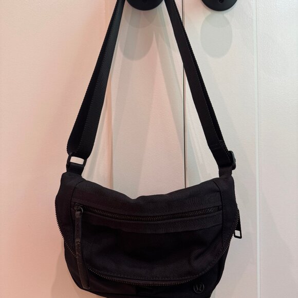 Lululemon Festival Bag II (Black on Black) First Release RARE - Picture 6 of 10